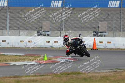 media/Nov-26-2022-Fastrack Riders (Sat) [[b001e85eef]]/Level 1/Session 3 Outside Turn 9/